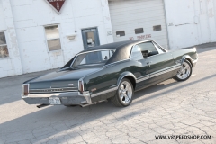 1966_Olds_442_2017-10-26.0335