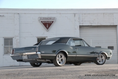 1966_Olds_442_2017-10-26.0380