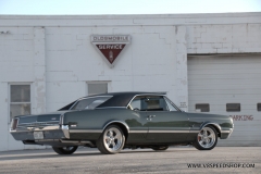 1966_Olds_442_2017-10-26.0389