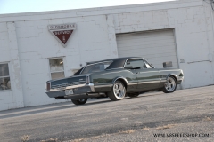 1966_Olds_442_2017-10-26.0405