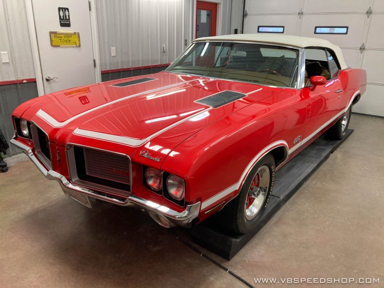 Topless Treasure: A 1972 Oldsmobile 442 Convertible Gets Ready for Summer Fun at V8 Speed and Resto!